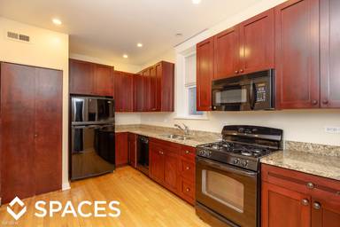 Main picture of 5514 N Glenwood Ave