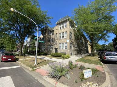 Main picture of 4501 N Troy St