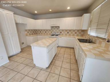 Main picture of 15752 Home Ct