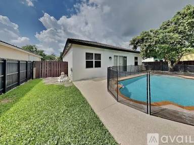 Main picture of 15961 SW 143rd Ln