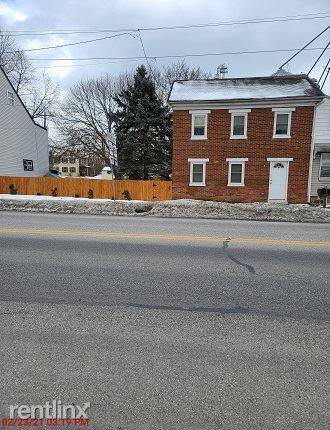 Main picture of 114 W King St