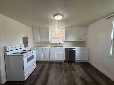 Main picture of 204 E 19th Ave