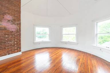Main picture of 199 E Loudon Ave