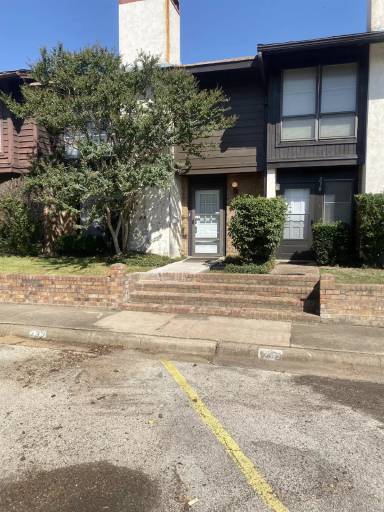 Main picture of 232 Rolling Hills Pl