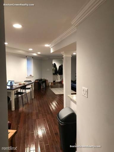 Main picture of 140 Marcella St