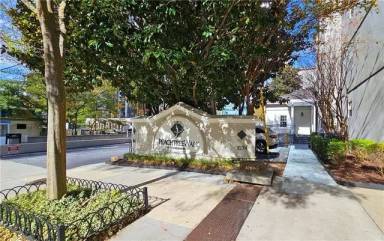 Main picture of Peachtree Walk Condominiums