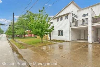 Main picture of 2100 Holly St