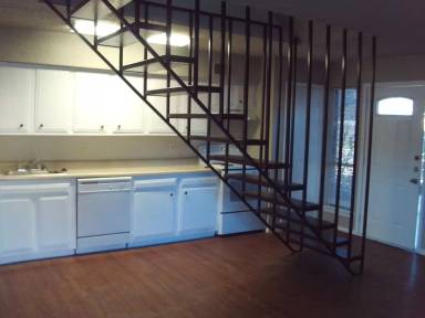 Main picture of 511 S Bowen Rd