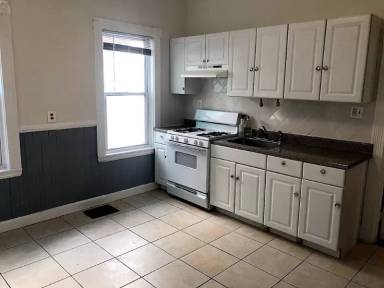 Main picture of 40 Litchfield St