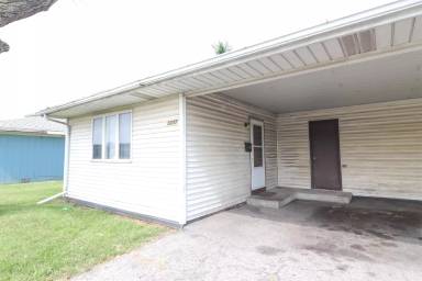 Main picture of 1305-39 Logan St