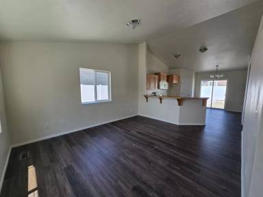 Main picture of 649 Clinton Dr