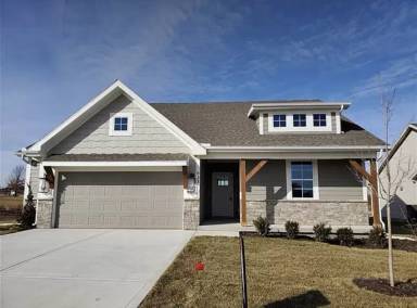 Main picture of 633 SE Colonial Dr