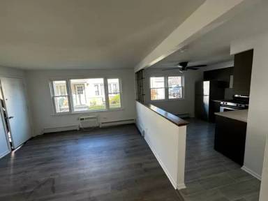 Main picture of 3631 W 120th St