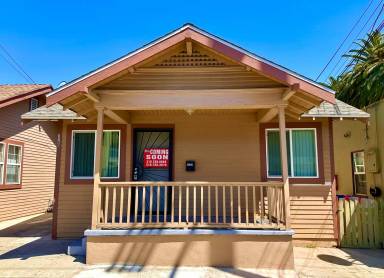 Main picture of 1501 E Young St
