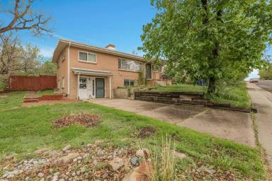 Main picture of 5454 S Elmwood St