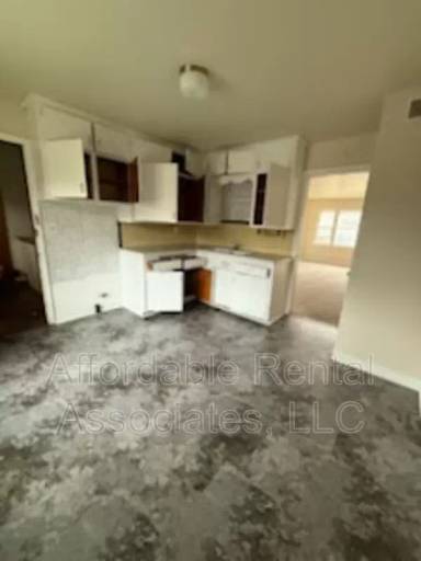 Main picture of 3272 N Sherman Blvd