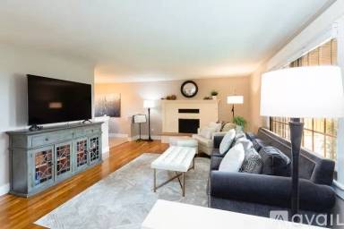Main picture of 417 W Bass St