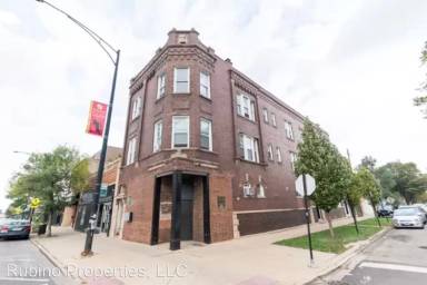 Main picture of 3700 W Armitage Ave