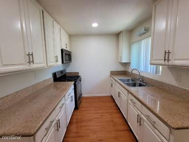 Main picture of 620 N Marengo Ave