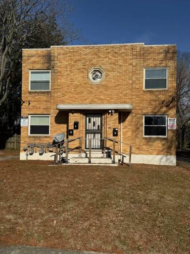Main picture of 321 W Norman Ave