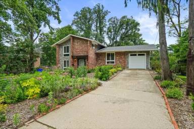 Main picture of 6428 Earlham Dr