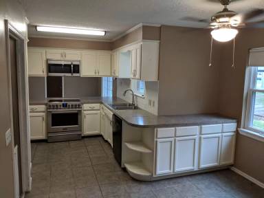 Main picture of 1301 S Sidney Ave