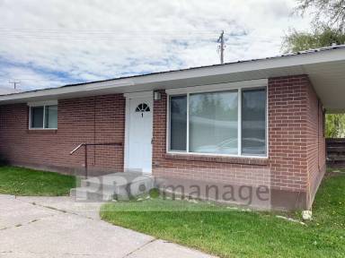 Main picture of 719 Cambridge Dr