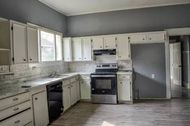 Main picture of 2416 Highland Ave