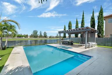 Main picture of 8460 NW 115th Pl