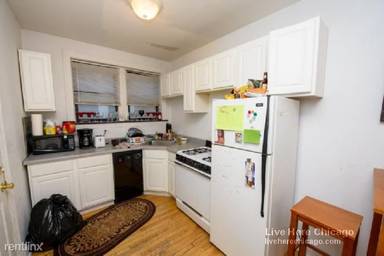Main picture of 3815-23 N Greenview Ave