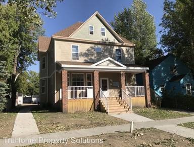 Main picture of 420 2nd Ave NE