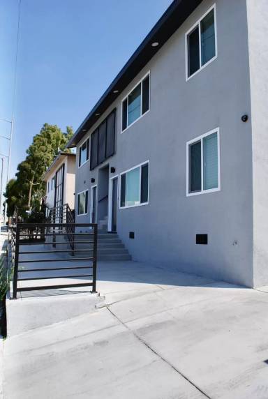 Main picture of 7116 S La Cienega Blvd