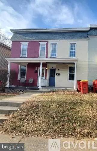 Main picture of 44 Richard Ave