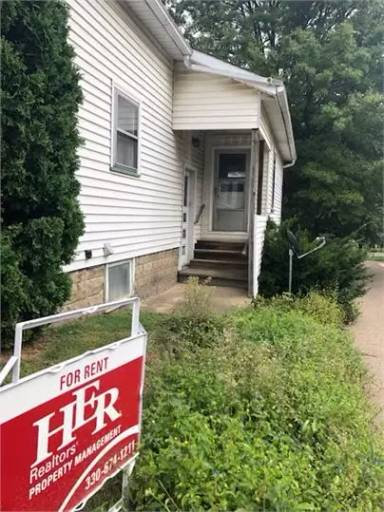 Main picture of 5578 N Market St