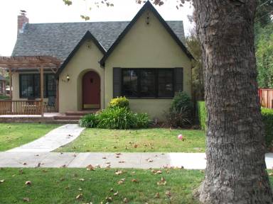 Main picture of 955 N 3rd St