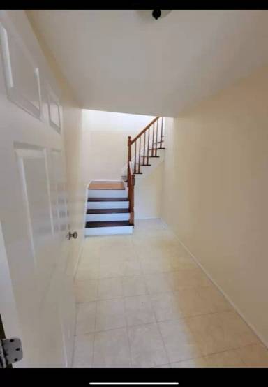 Main picture of 983 Sheldon Ave