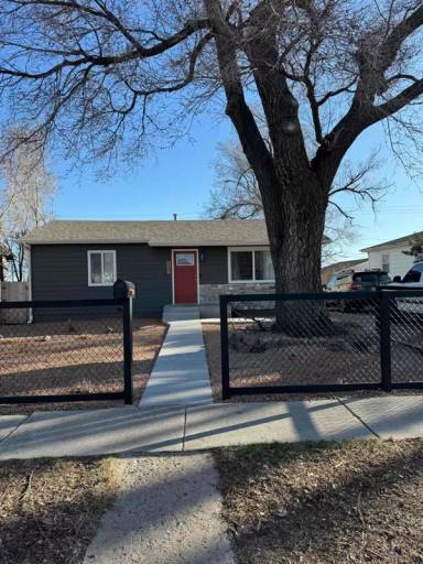 Main picture of 1523 Fountain St