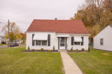 Main picture of 755 E 266th St