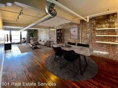 Main picture of 413 S Main St