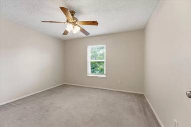 Main picture of 410 W Franklin St