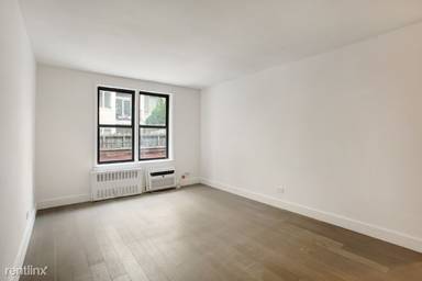 Main picture of 315 E 21st St