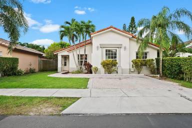 Main picture of 16476 SW 99th Ln