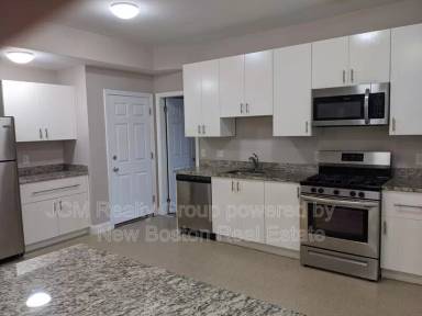 Main picture of 46-48 Waverly St