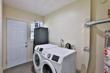 Main picture of 821 Chestnut Ave