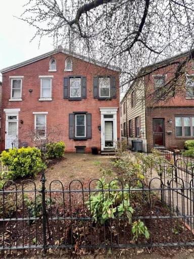 Main picture of 528 Belgrade St