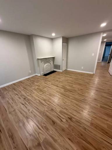 Main picture of 2221 W Madison St