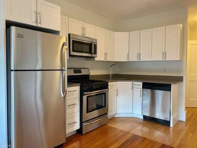 Main picture of 81 Harvard St