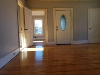 Main picture of 230 Pleasant St