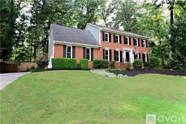 Main picture of 2329 Milstead Cir NE