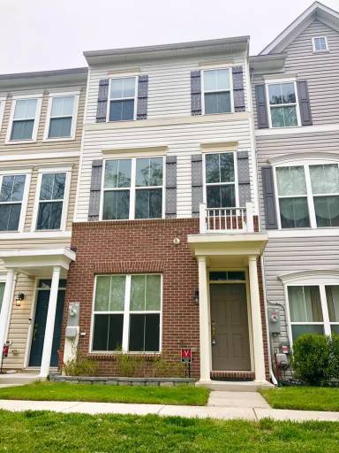 Main picture of 323 White Oak Way